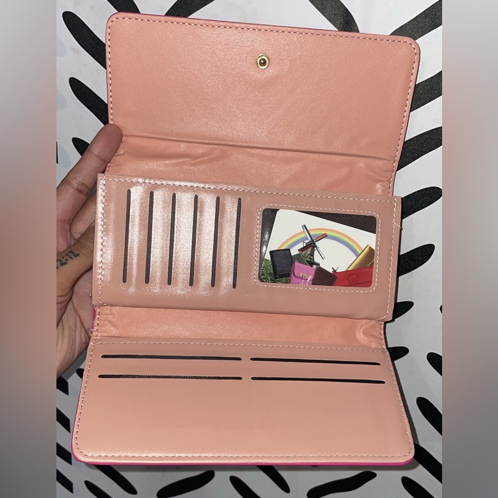 Pink Quilted Crown-Emblem Wallet -NEW - Picture 2 of 3